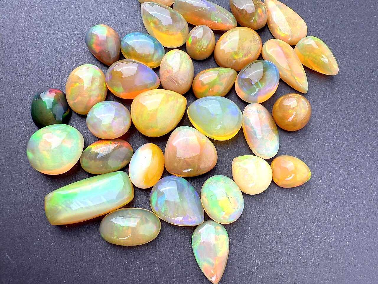 Opal Taşı Nedir, Faydaları Nelerdir?