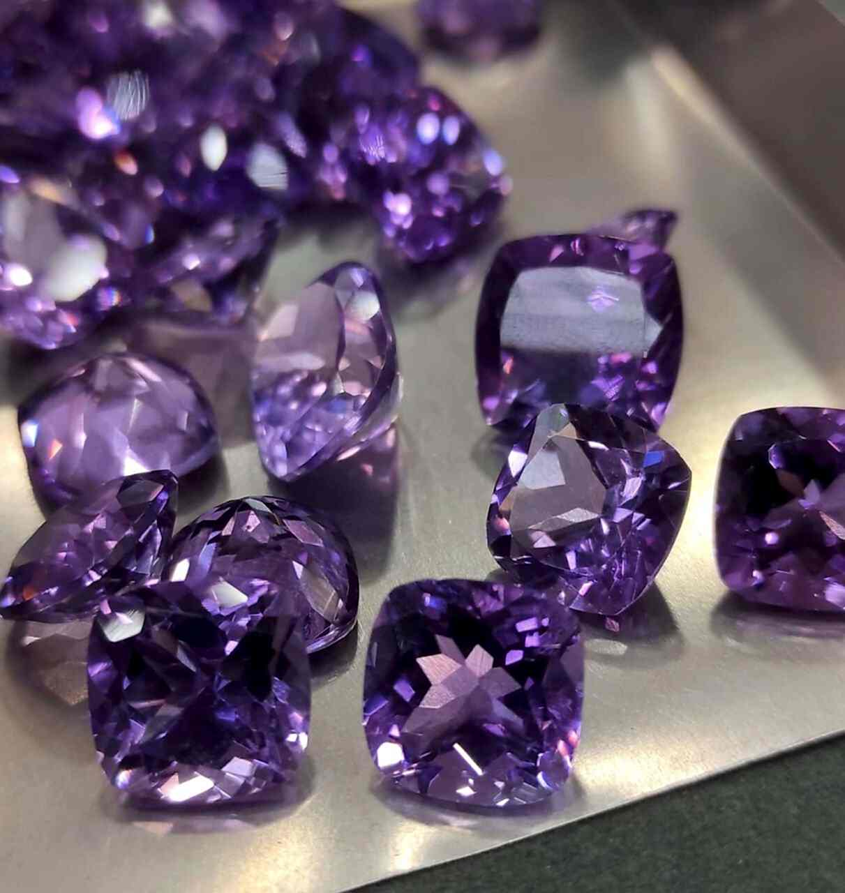 Ametist Taşı Nedir, Faydaları Nelerdir?